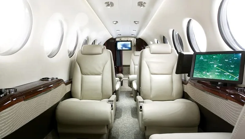 Beechcraft King Air 350i, photo 2 - private jet