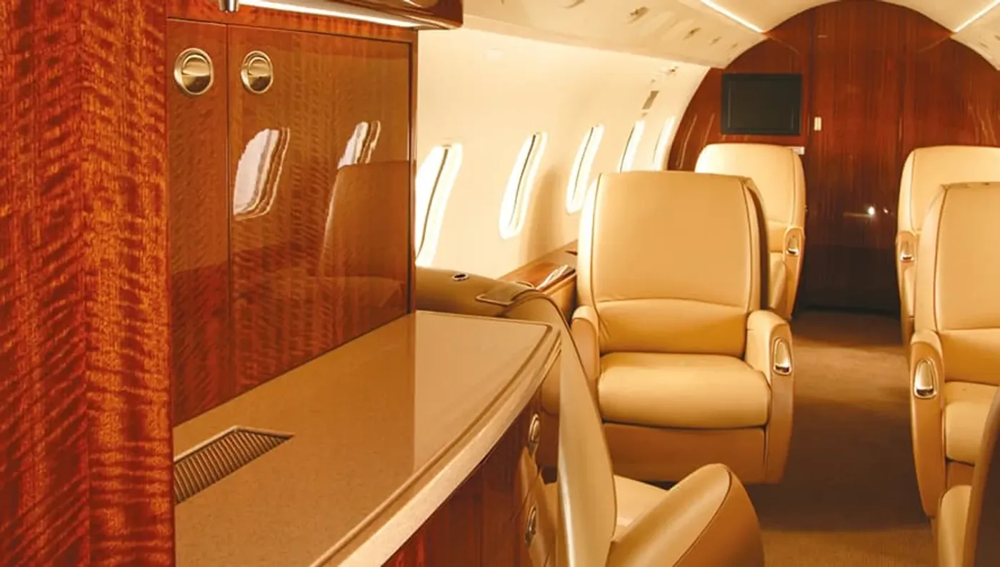 Bombardier Challenger 300, photo 2 - private jet