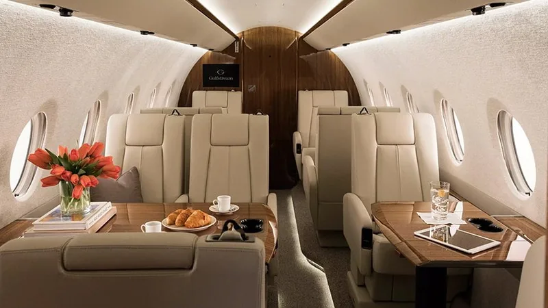 Gulfstream G280, photo 3 - private jet